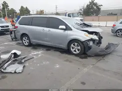 5TDKZ3DC3HS875120 2017 TOYOTA SIENNA