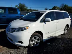 5TDKZ3DC3HS876493 2017 TOYOTA SIENNA