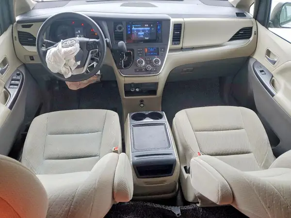 5TDKZ3DC3HS883024 2017 TOYOTA SIENNA - Image 8