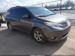 5TDKZ3DC3HS890118 2017 TOYOTA SIENNA