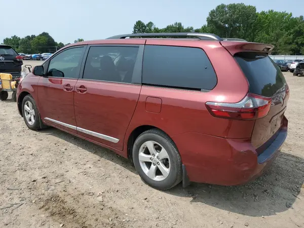 5TDKZ3DC3HS895805 2017 TOYOTA SIENNA - Image 2