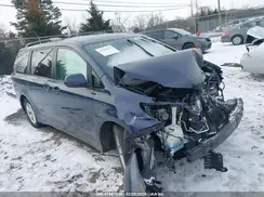 5TDKZ3DC3JS905514 2018 TOYOTA SIENNA