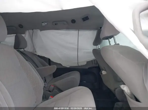 5TDKZ3DC3JS905514 2018 TOYOTA SIENNA - Image 8
