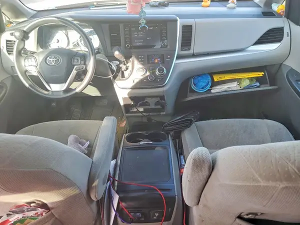 5TDKZ3DC3JS909479 2018 TOYOTA SIENNA - Image 8