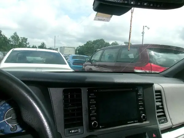 5TDKZ3DC3JS916206 2018 TOYOTA SIENNA - Image 2