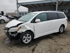 5TDKZ3DC3JS918652 2018 TOYOTA SIENNA
