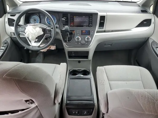 5TDKZ3DC3JS918652 2018 TOYOTA SIENNA - Image 8