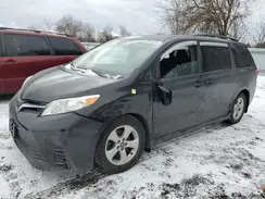 5TDKZ3DC3JS957502 2018 TOYOTA SIENNA