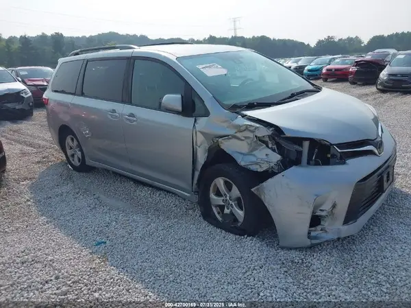 5TDKZ3DC3KS006914 2019 TOYOTA SIENNA - Image 1