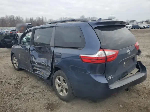 5TDKZ3DC3KS008274 2019 TOYOTA SIENNA - Image 2