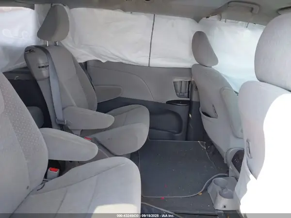 5TDKZ3DC3KS009554 2019 TOYOTA SIENNA - Image 8