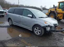 5TDKZ3DC3KS011501 2019 TOYOTA SIENNA