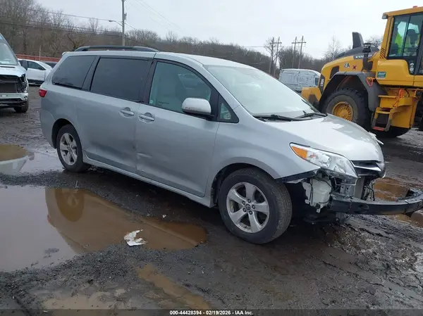 5TDKZ3DC3KS011501 2019 TOYOTA SIENNA - Image 1