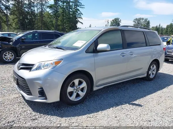 5TDKZ3DC3KS016052 2019 TOYOTA SIENNA - Image 2