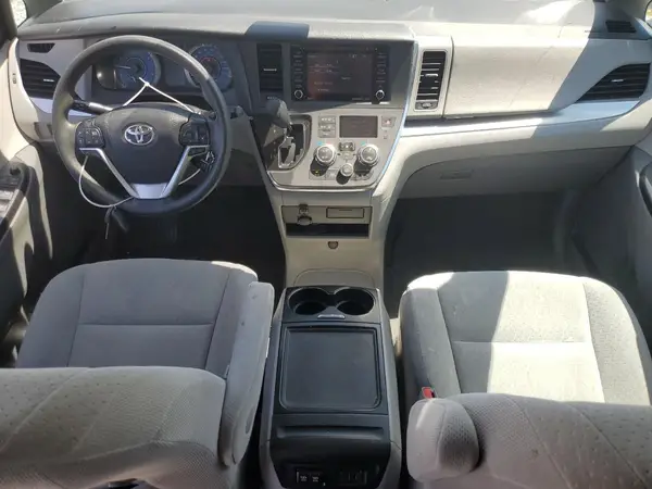 5TDKZ3DC3KS017900 2019 TOYOTA SIENNA - Image 8