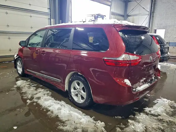5TDKZ3DC3KS020411 2019 TOYOTA SIENNA - Image 2