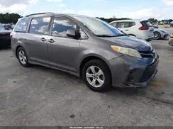 5TDKZ3DC3KS966265 2019 TOYOTA SIENNA