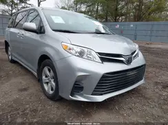 5TDKZ3DC3KS974432 2019 TOYOTA SIENNA
