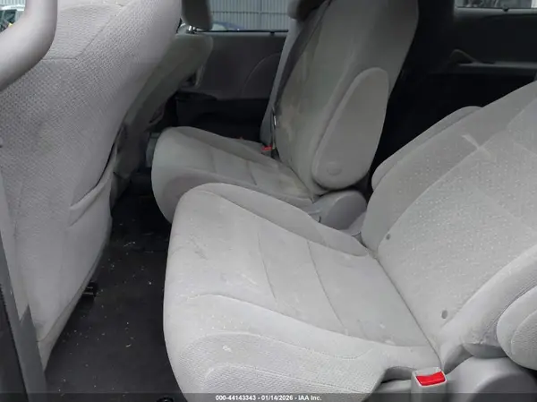 5TDKZ3DC3KS974432 2019 TOYOTA SIENNA - Image 8