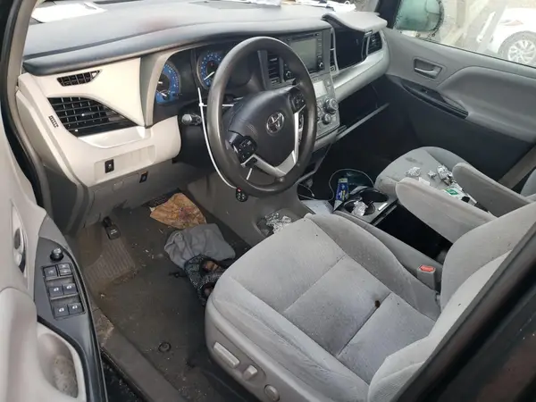 5TDKZ3DC3KS990873 2019 TOYOTA SIENNA - Image 8