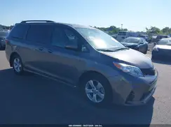 5TDKZ3DC3KS993465 2019 TOYOTA SIENNA