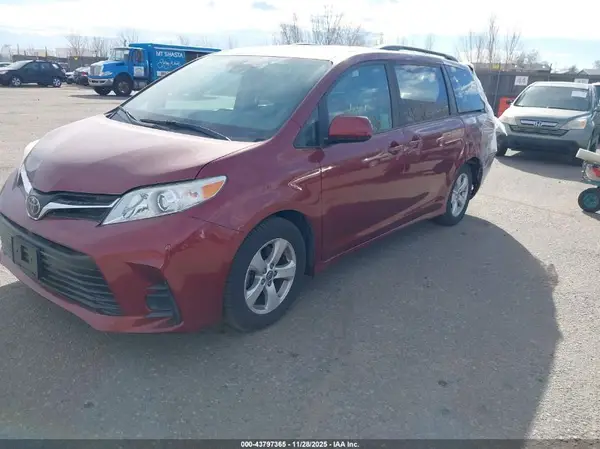 5TDKZ3DC3LS041941 2020 TOYOTA SIENNA - Image 2