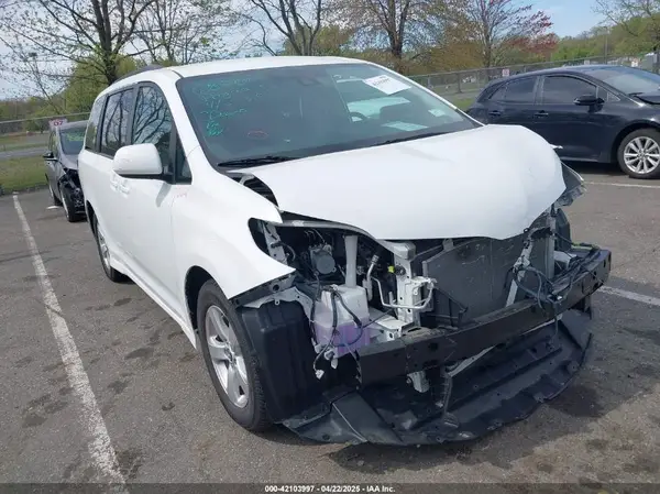 5TDKZ3DC3LS043379 2020 TOYOTA SIENNA - Image 1