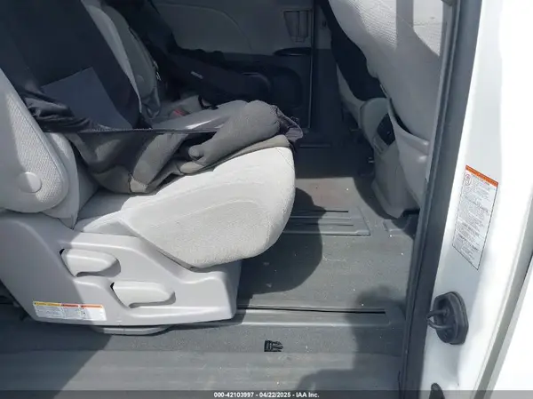 5TDKZ3DC3LS043379 2020 TOYOTA SIENNA - Image 8