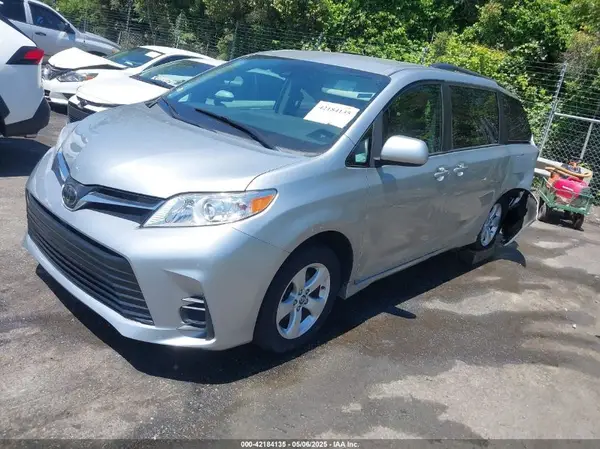 5TDKZ3DC3LS053328 2020 TOYOTA SIENNA - Image 2