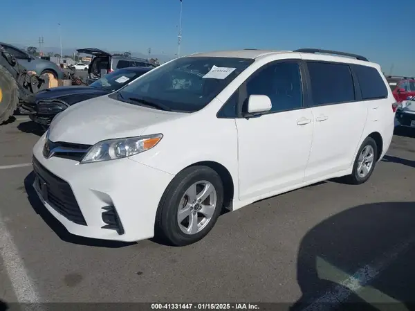 5TDKZ3DC3LS064622 2020 TOYOTA SIENNA - Image 2