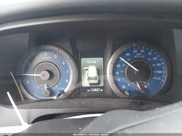 5TDKZ3DC3LS068721 2020 TOYOTA SIENNA - Image 2
