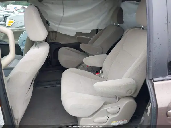 5TDKZ3DC3LS070260 2020 TOYOTA SIENNA - Image 8