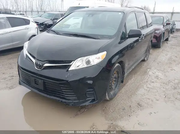 5TDKZ3DC3LS078679 2020 TOYOTA SIENNA - Image 2