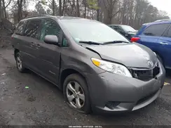 5TDKZ3DC4HS766908 2017 TOYOTA SIENNA