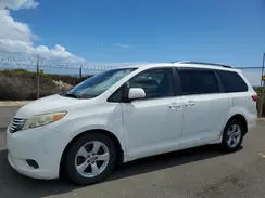 5TDKZ3DC4HS788908 2017 TOYOTA SIENNA