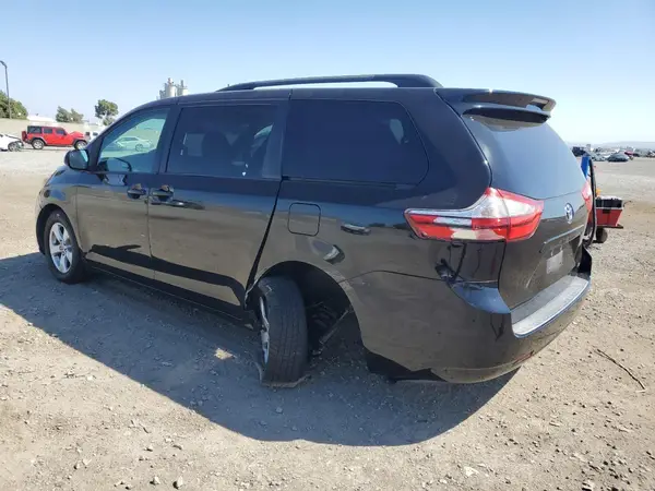 5TDKZ3DC4HS792621 2017 TOYOTA SIENNA - Image 2