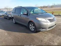 5TDKZ3DC4HS793302 2017 TOYOTA SIENNA