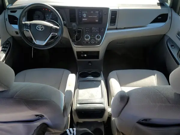 5TDKZ3DC4HS794031 2017 TOYOTA SIENNA - Image 8