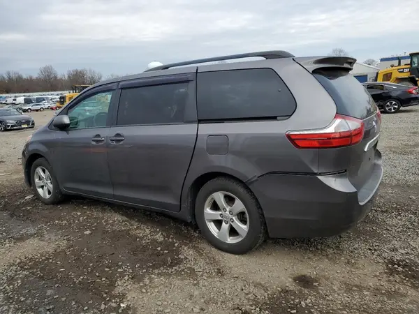 5TDKZ3DC4HS796281 2017 TOYOTA SIENNA - Image 2