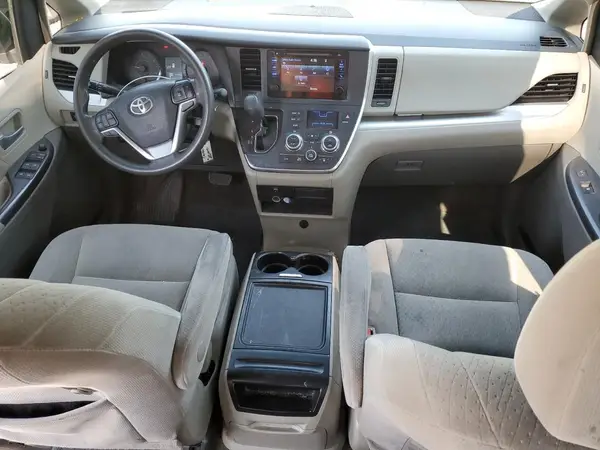 5TDKZ3DC4HS799424 2017 TOYOTA SIENNA - Image 8