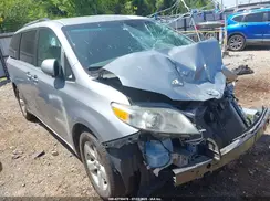 5TDKZ3DC4HS819137 2017 TOYOTA SIENNA