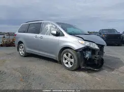 5TDKZ3DC4HS821650 2017 TOYOTA SIENNA