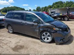 5TDKZ3DC4HS832583 2017 TOYOTA SIENNA