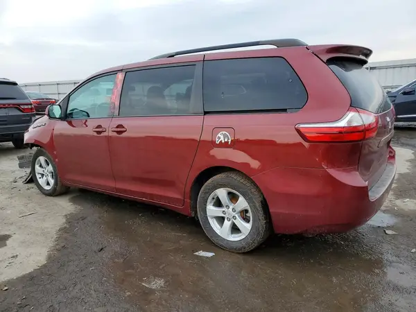 5TDKZ3DC4HS837525 2017 TOYOTA SIENNA - Image 2