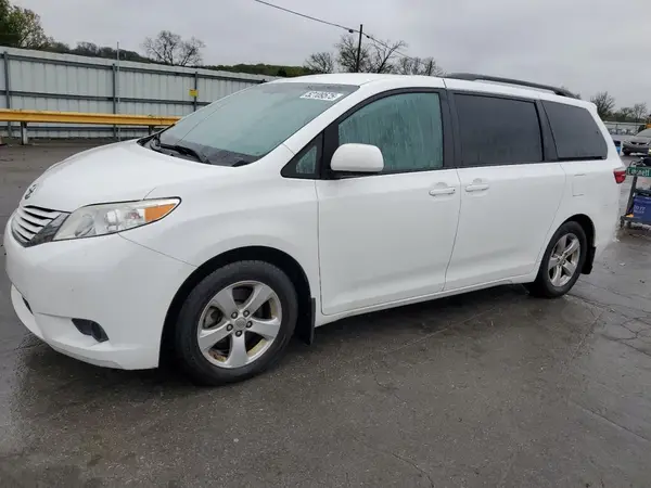 5TDKZ3DC4HS840442 2017 TOYOTA SIENNA - Image 1
