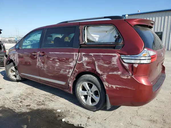 5TDKZ3DC4HS840750 2017 TOYOTA SIENNA - Image 2
