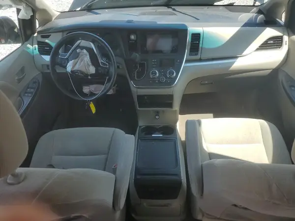 5TDKZ3DC4HS841252 2017 TOYOTA SIENNA - Image 8