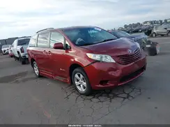 5TDKZ3DC4HS841509 2017 TOYOTA SIENNA