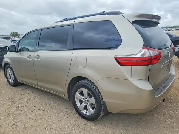 5TDKZ3DC4HS847133 2017 TOYOTA SIENNA - Image 2