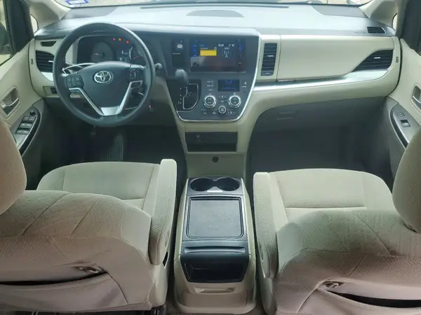 5TDKZ3DC4HS847133 2017 TOYOTA SIENNA - Image 8